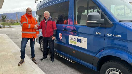 Poveljnik prevzel novo vozilo 