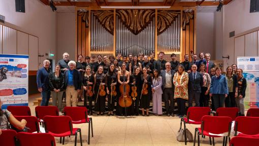 Tartini Cross Border Youth Orchestra s predstavniki partnerjev projekta TARTINI BIS in Lauro Comelli