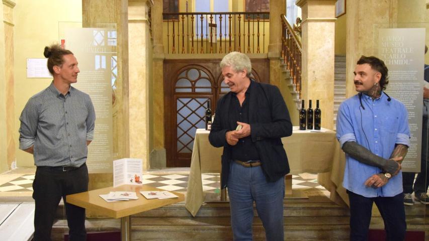 Il prof. Giulio D'Angelo con Marco Gasparello e Andrea Pellizzato della distilleria Spiriti Occulti