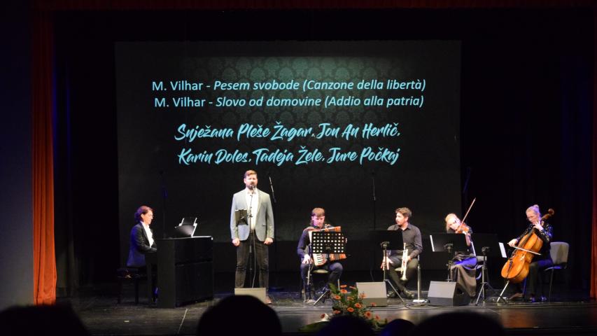 L'esecuzione del brano di Vilhar Canzone della libertà