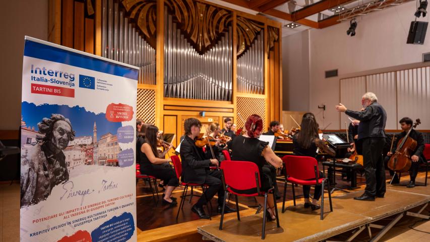 La Tartini Cross Border Youth Orchestra è stata istituita nell'ambito del progetto TARTINI BIS