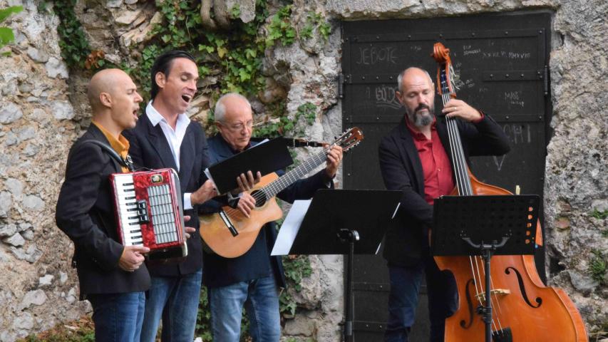 Il gruppo musicale ha interpreato alcuni brani di Miroslav Vilhar