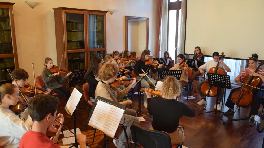 The orchestra during the workshop