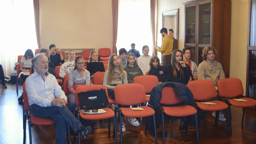 The participants listened with interest to the lesson on Giuseppe Tartini