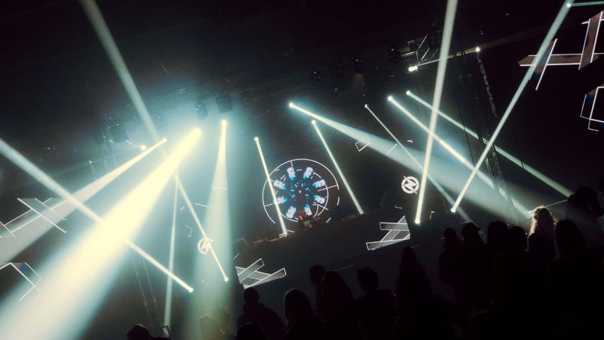 Za vizualno podobo dogodka je poskrbela Urša Čuk, ki ustvarja pod psevdonimom rastrLAB