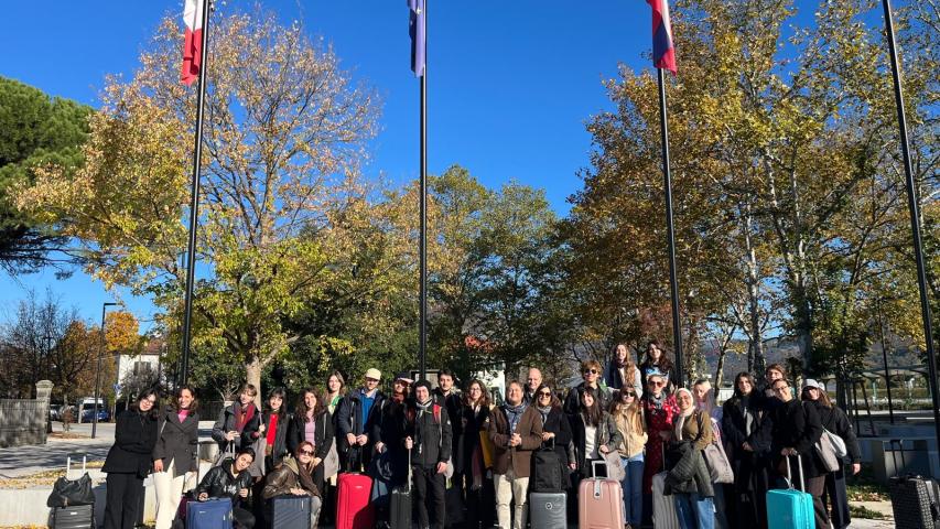 Študenti na Trgu Evrope