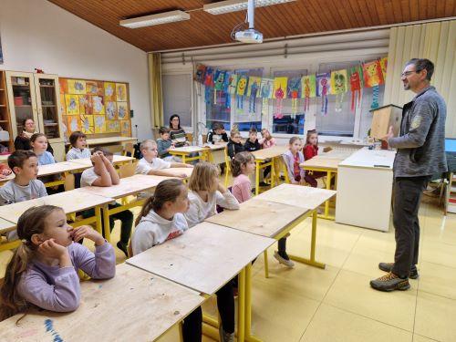 Delavnica za učence OŠ Divača - izdelava gnezdilnic in krmilnic za ptice
