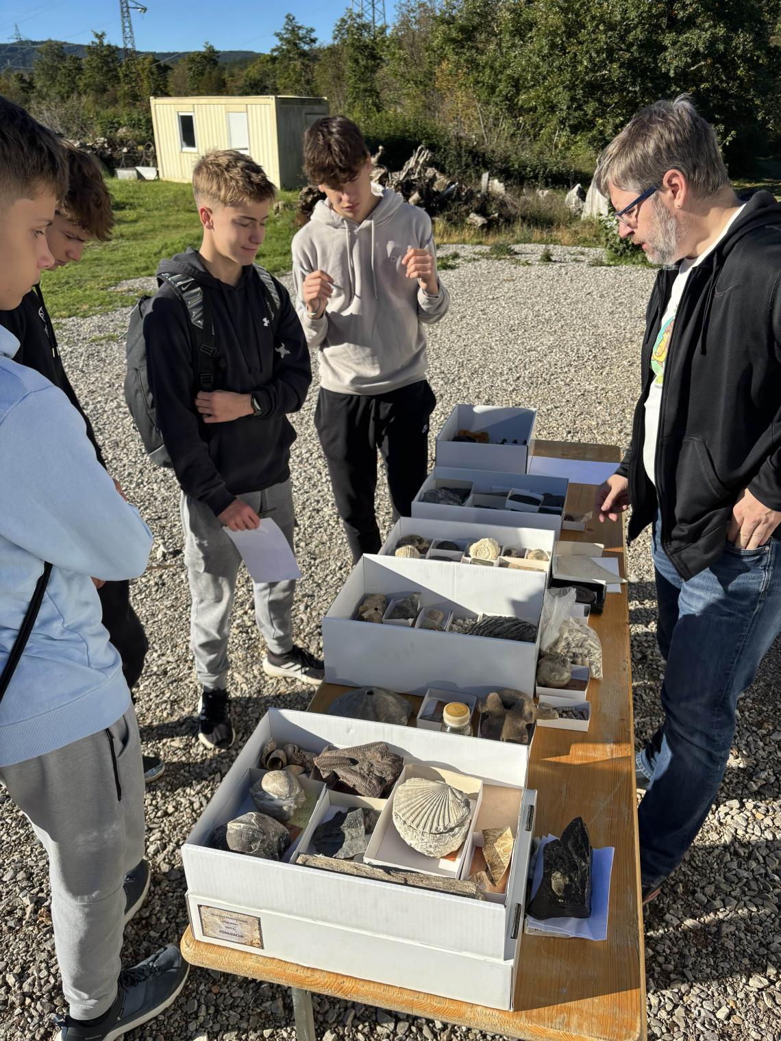 Geološka delavnica pred Divaško jamo