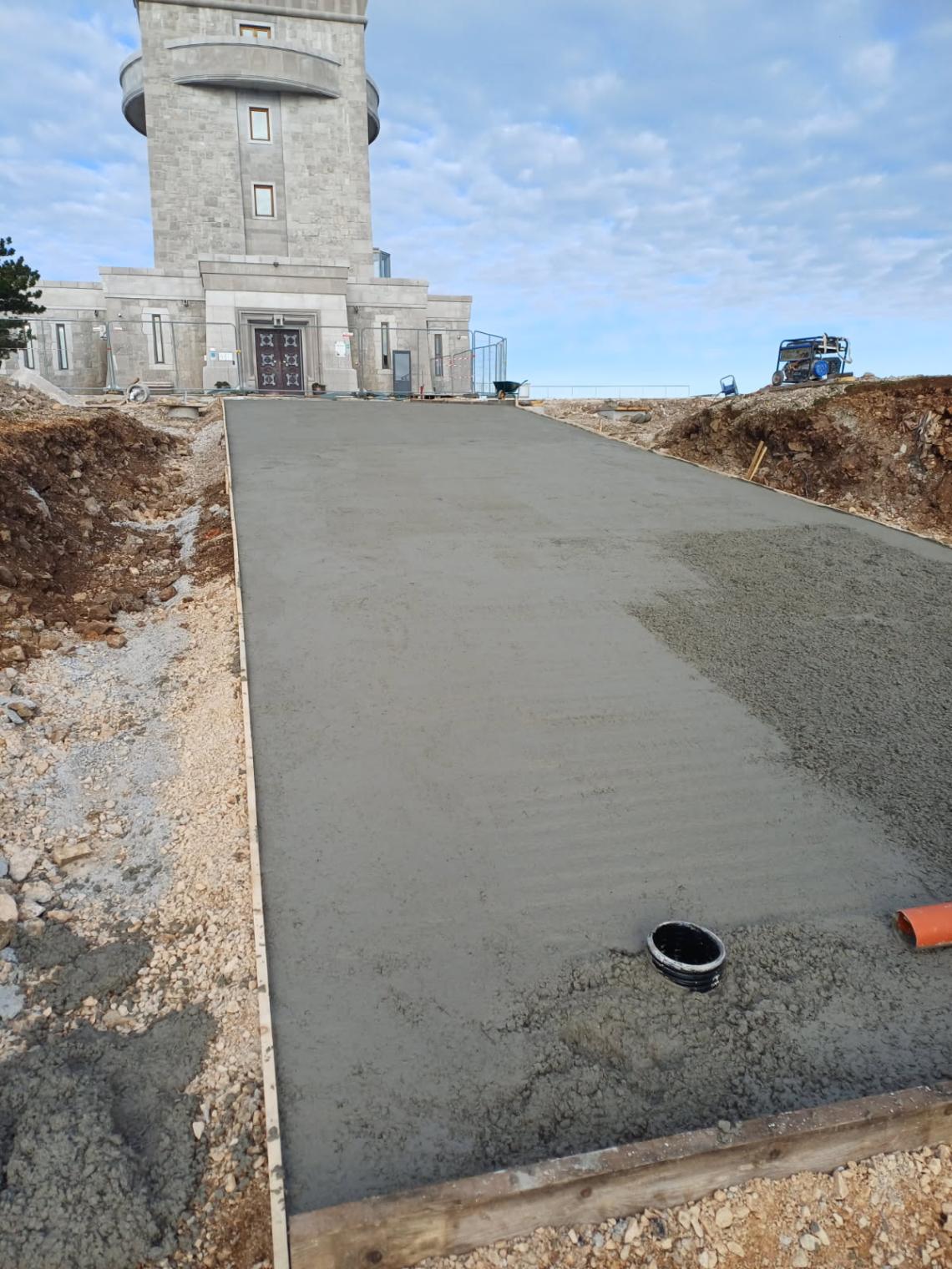 Ureditev okolice Cerja 2 